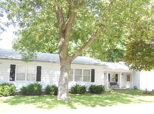807 N Walnut St, Lamar, MO 64759