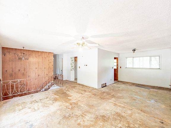 3rd image of 7207 Catalpa Ave