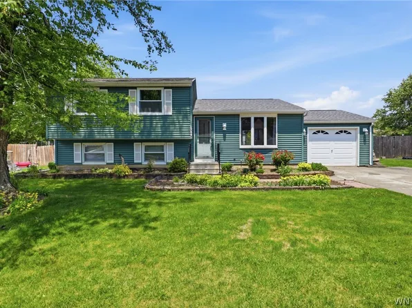1394 Glidden Cir, Derby, NY 14047