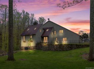 11 Meadowbrook Rd, New Fairfield, CT 06812