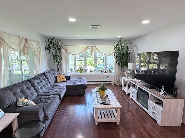 1023B Shetland Dr — Photo 16