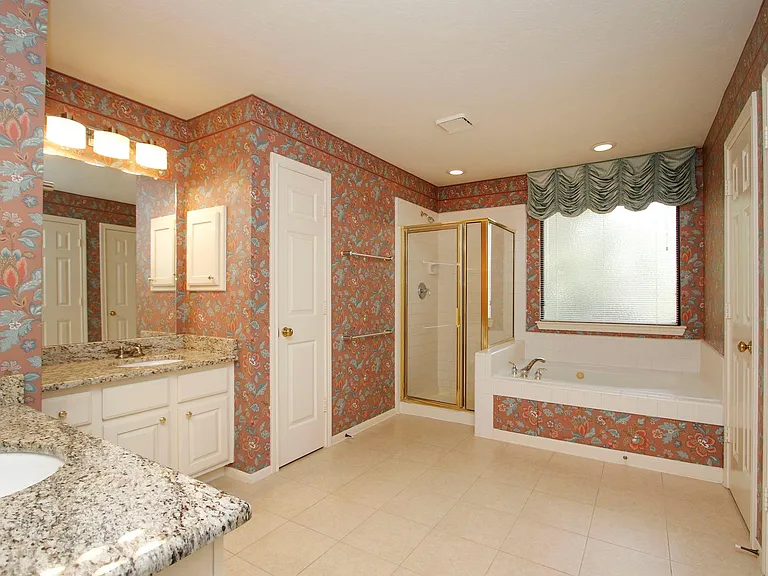 13618 Shadow Falls Ct — Photo 30