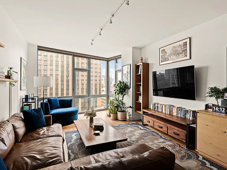 100 Jay St #17H — Photo 1