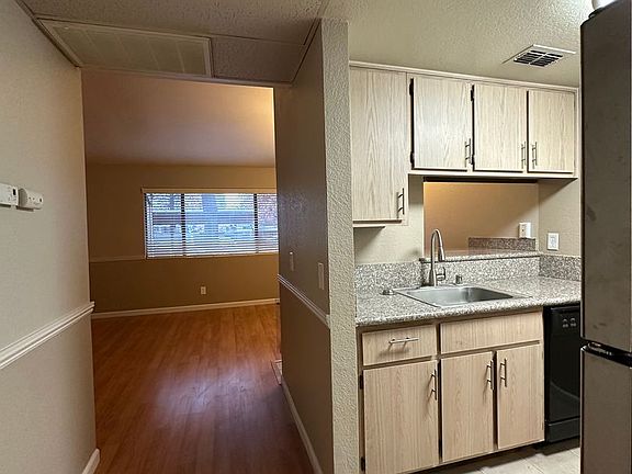 5th image of 5909 Country Ln #119