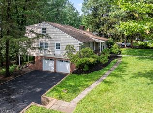 1165 Puddingstone Rd, Mountainside, NJ 07092