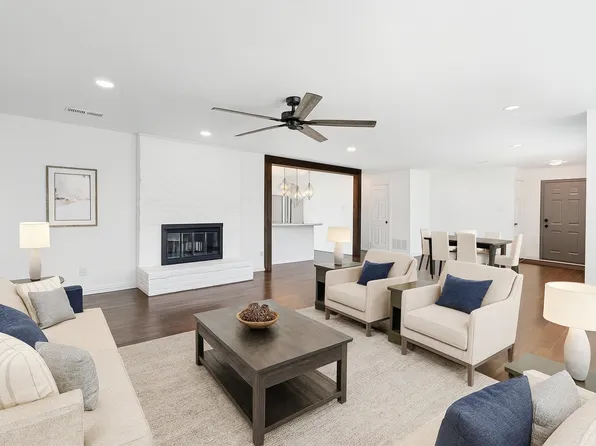 2201 Jamestown Ct, Carrollton, TX 75006