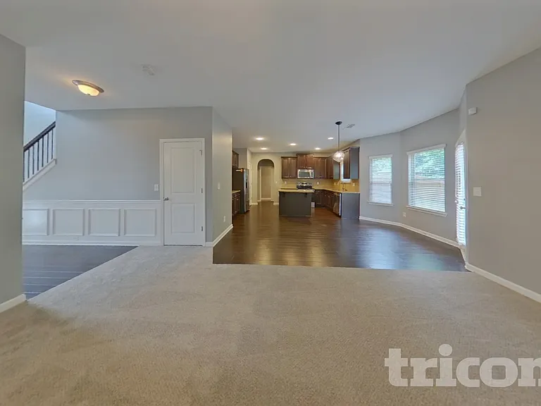 1562 Pressley Ln — Photo 2