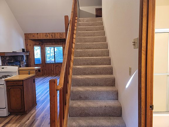 4th image of 28250 Larchmont Ln