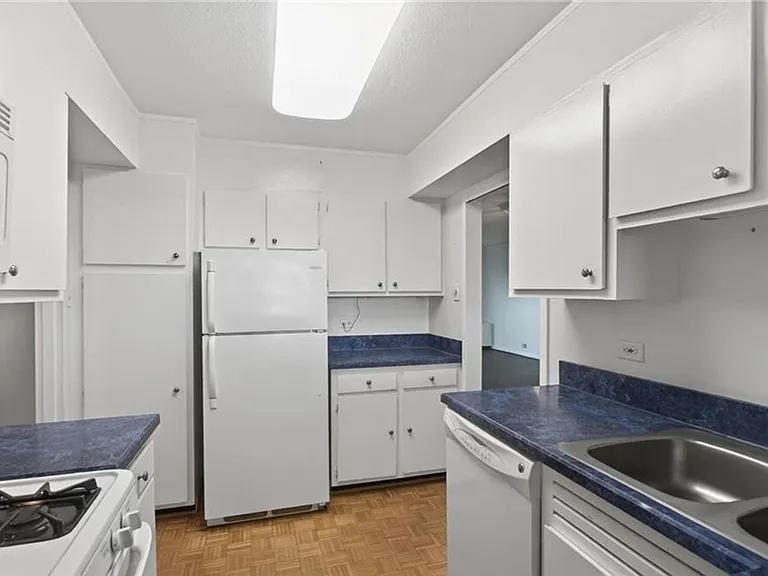 7320 Glenroie Ave #10E — Photo 18