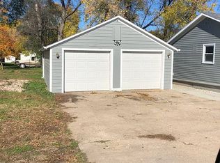 208 N 1st St, Milbank, SD 57252