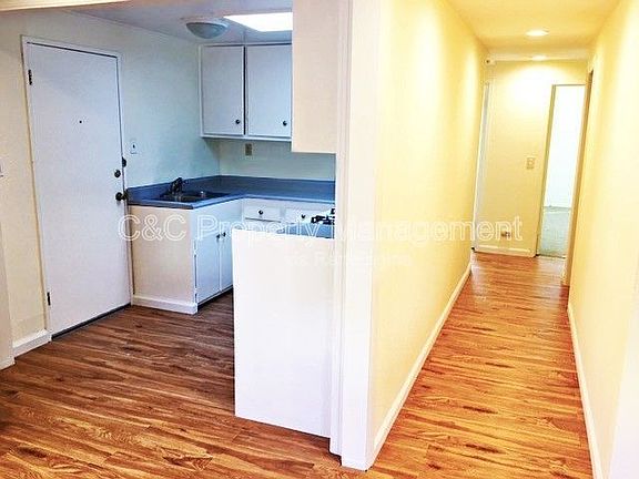 4th image of 244 Carmel Ave #1