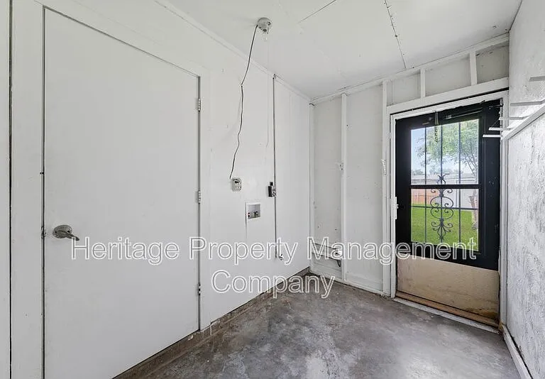 7422 Stonehouse Dr — Photo 26