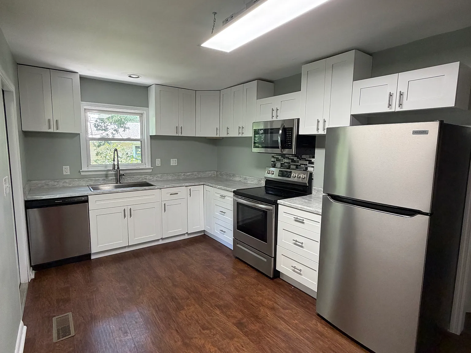 713 James Blvd — Photo 4
