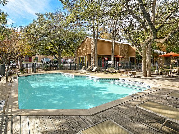 5th image of 11441 N Ih 35 APT 20207