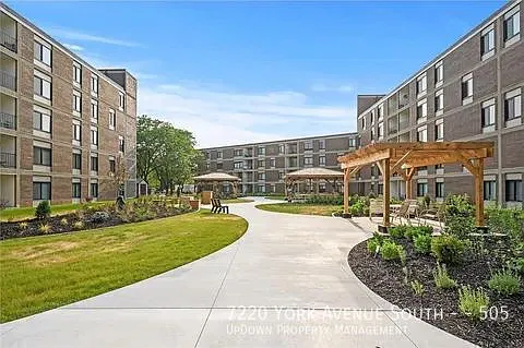 7220 York Ave S #505 — Photo 26