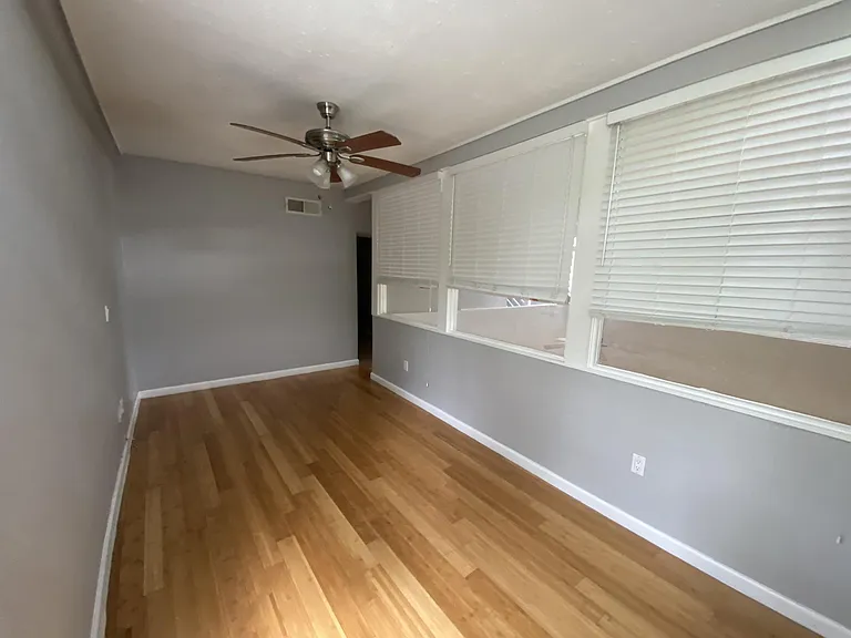 406 Hawthorne St — Photo 19