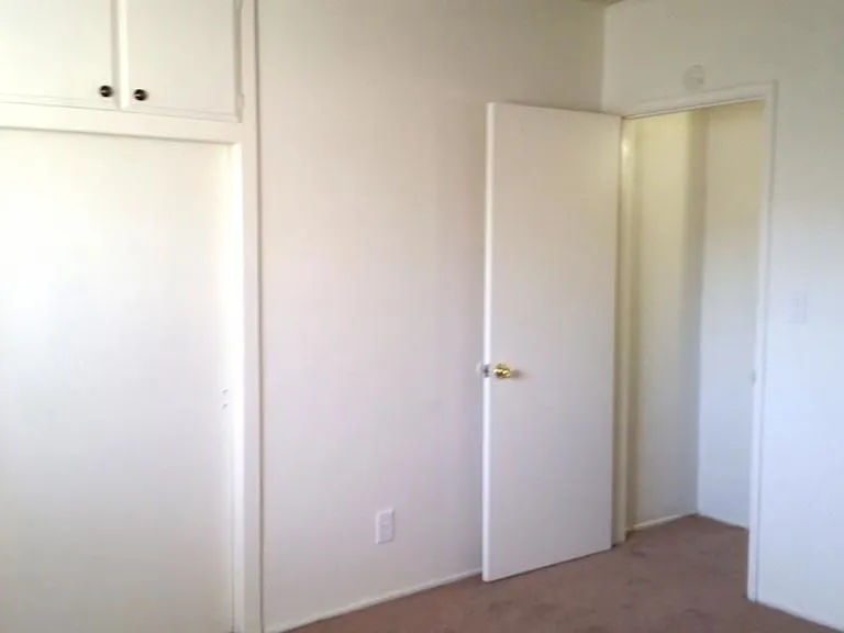 Lovely 2 bedroom 1 bath apt. in Pasadena! — Photo 3