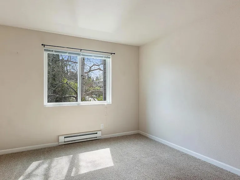 740 Kirkland Cir #E304 — Photo 3