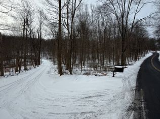 T 330 L C Gardner Rd, Moscow, PA 18444