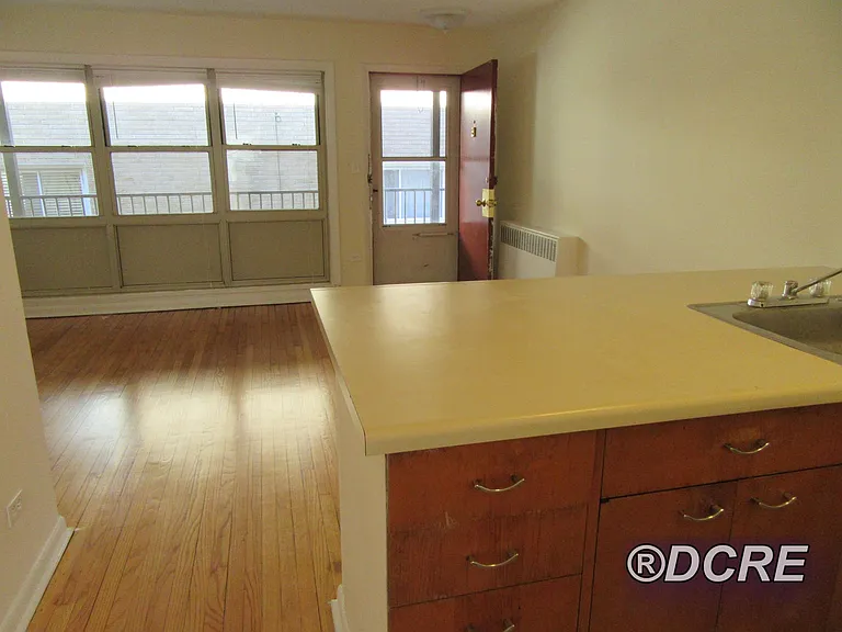 1922 W Pratt Blvd #C3 — Photo 2
