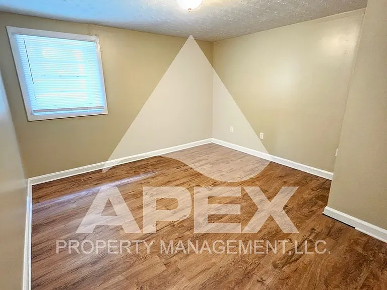 Springdale Apartments — Photo 23