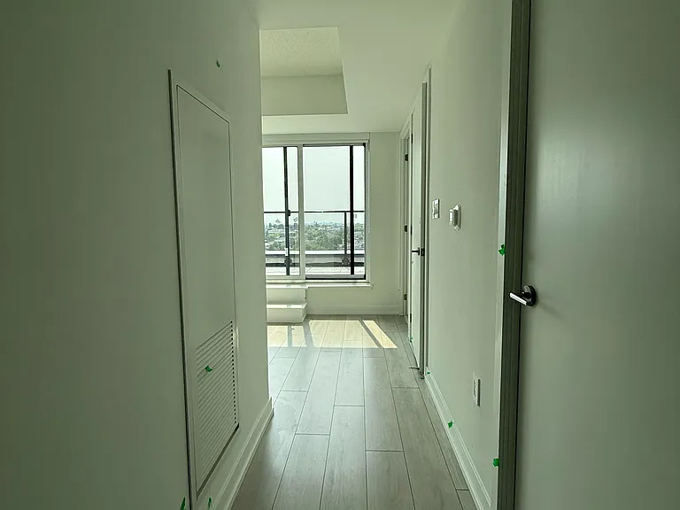 556 Marlee Ave #912 — Photo 2