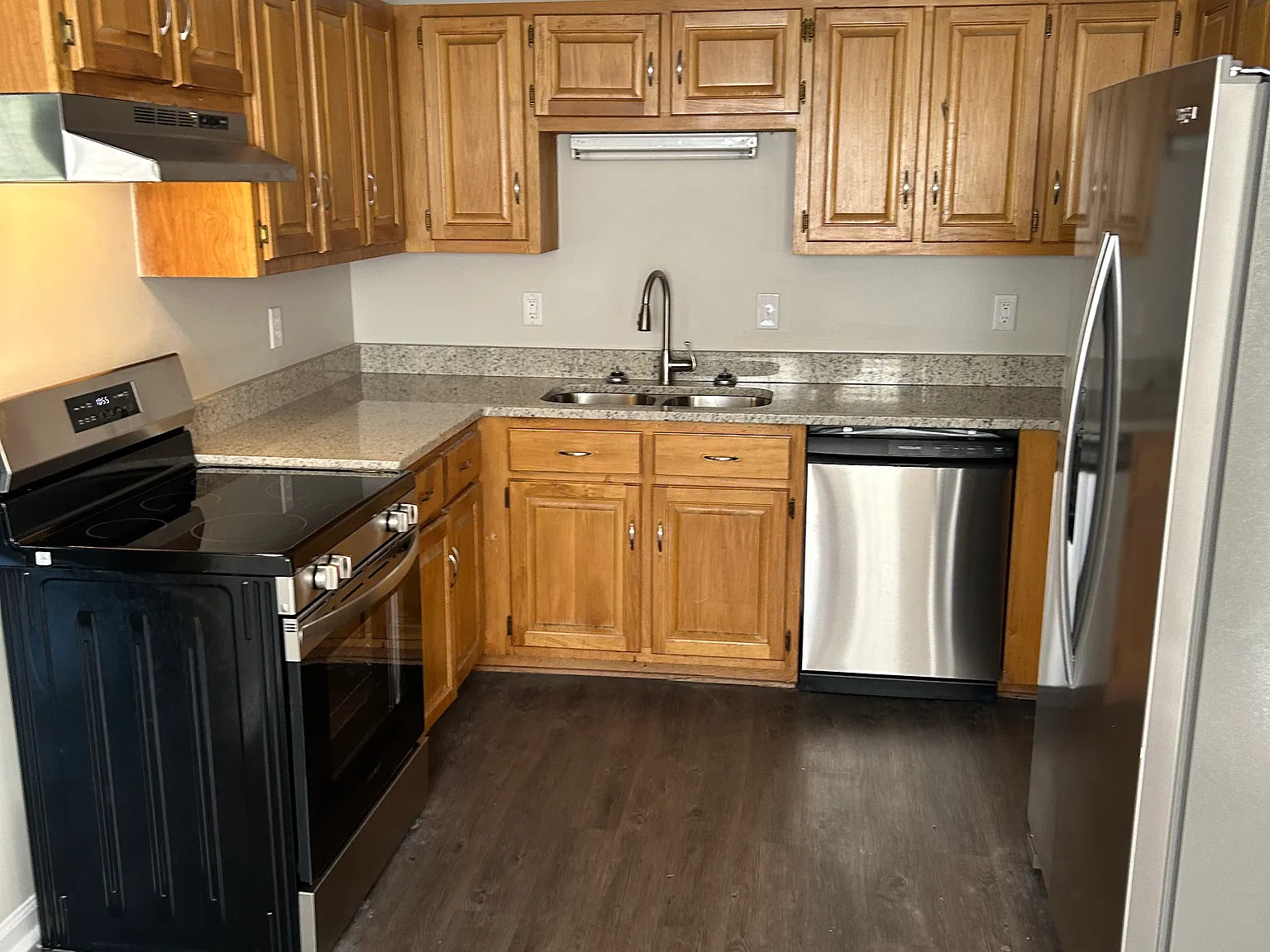 21 W Dr NW — Photo 3