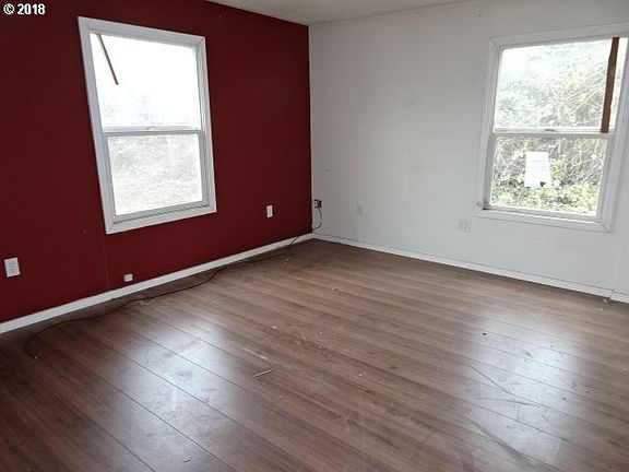 5th image of 5405 NE 95th St