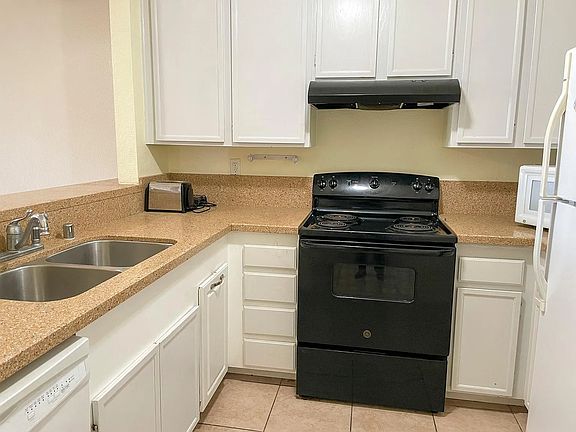 4th image of 5985 Dandridge Ln Unit 106
