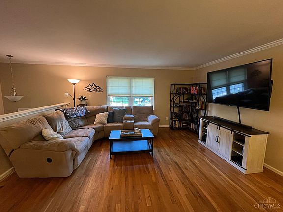 4th image of 1886 Lindenhall Dr