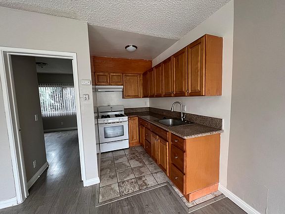 4th image of 225 Palmetto Dr