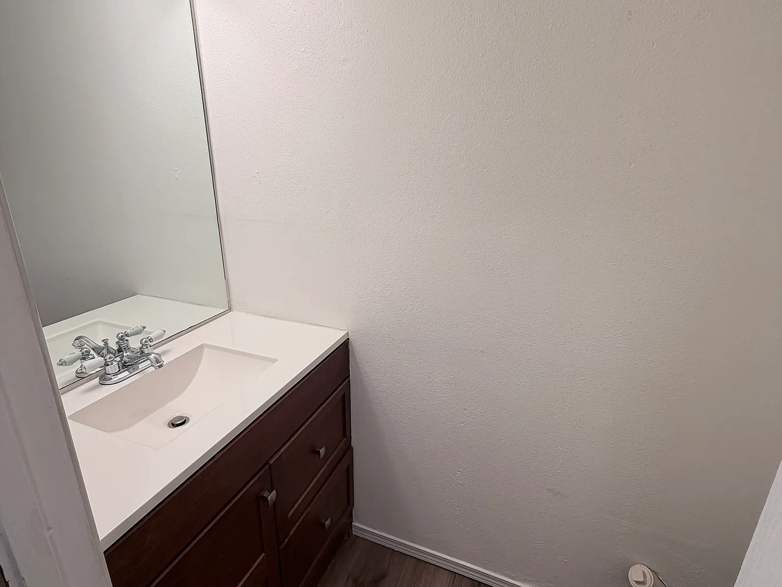 2 bed, 1.5 bath, 864 sqft, $1,700 — Photo 4