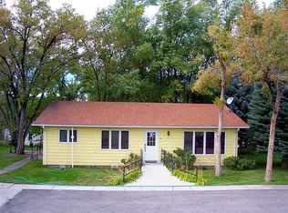 139 E Broadway St, Thermopolis, WY 82443