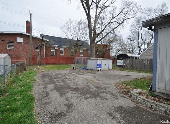 4th image of 708 N Ford Blvd