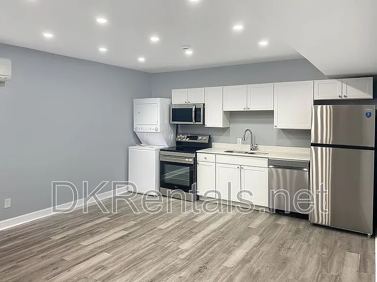 1745 Buckeye St SW #A — Photo 7