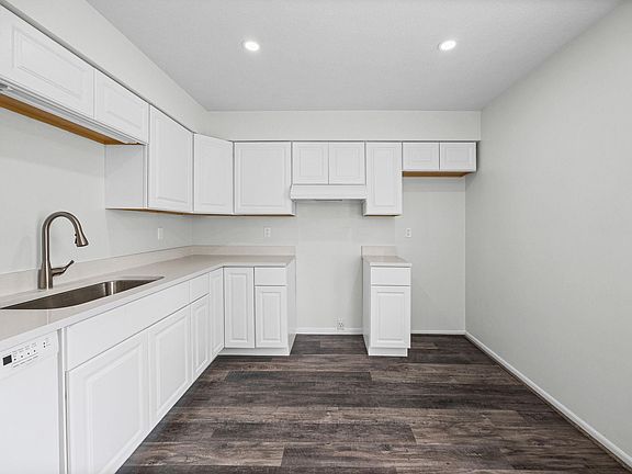 5th image of 2417 State St