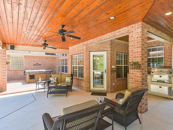 4th image of 6 Kings Hill Ln