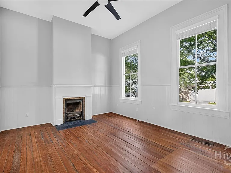 902 Barnard St — Photo 24