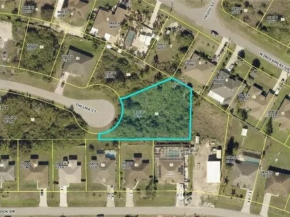 434 Thelma Ct, Lehigh Acres, FL 33972