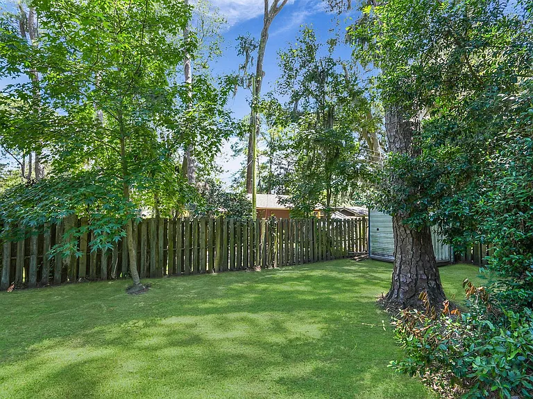 9 Hillyer Dr — Photo 42