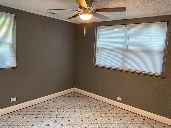 1st bedroom with carpet (not shown in the pic)