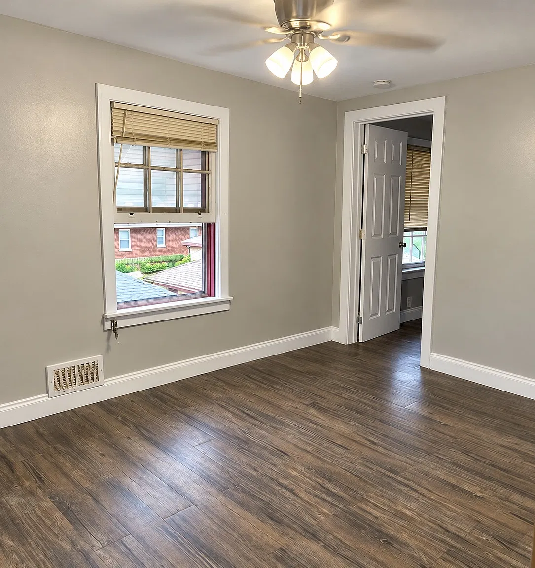 513 Lake St — Photo 2