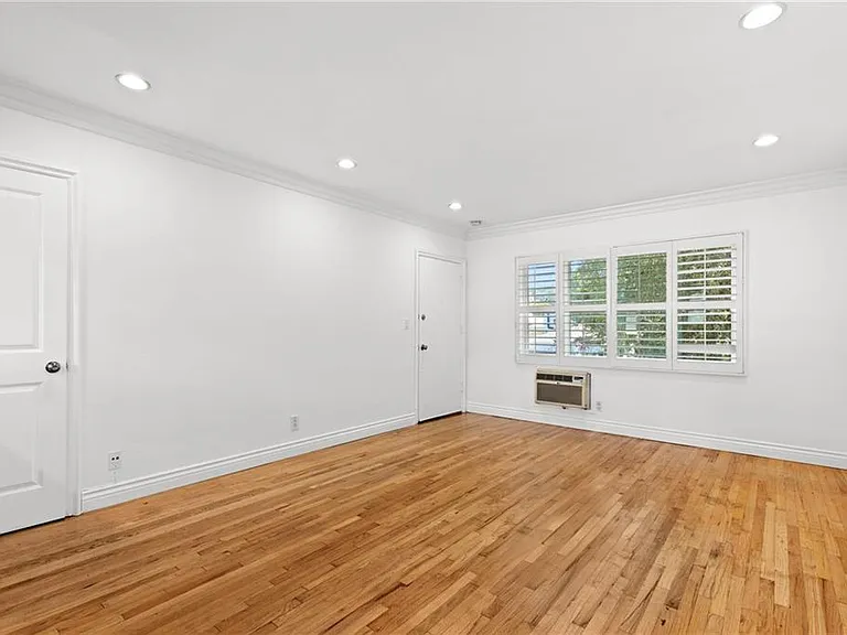 14625 Moorpark St #2 — Photo 1