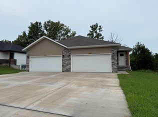 2759-2761 S Meadowlark Ave, Springfield, MO 65807