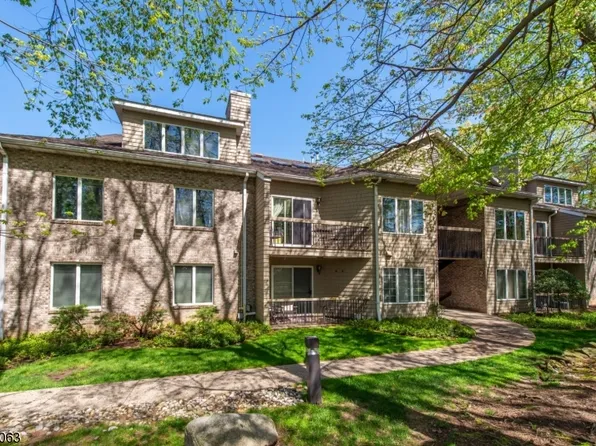 2 Parkside Ter #1B, Woodland Park, NJ 07424