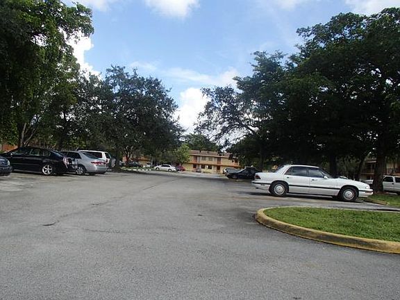 5th image of 4198 Lakeside Dr