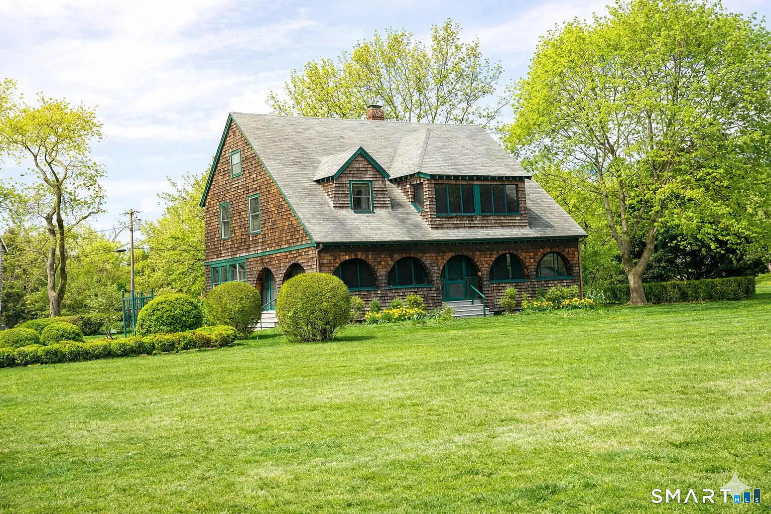 6 bed, 3.5 bath, 3110 sqft, $4,200 — Photo 2