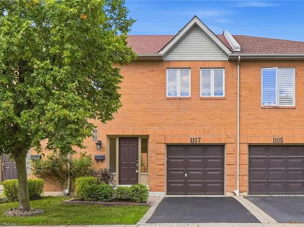 1107 Upper Village Dr, Mississauga, ON L5E 3H9