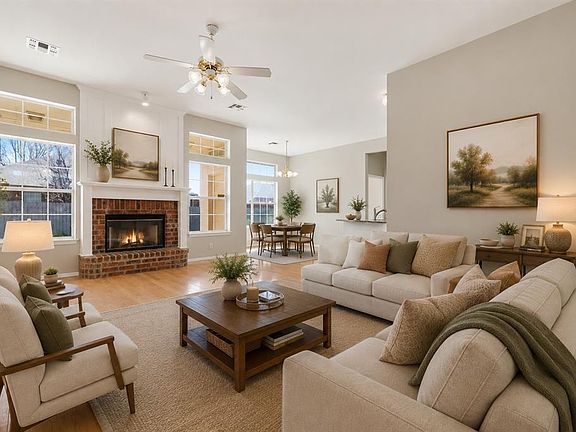 4th image of 1824 Fairmont Ln
