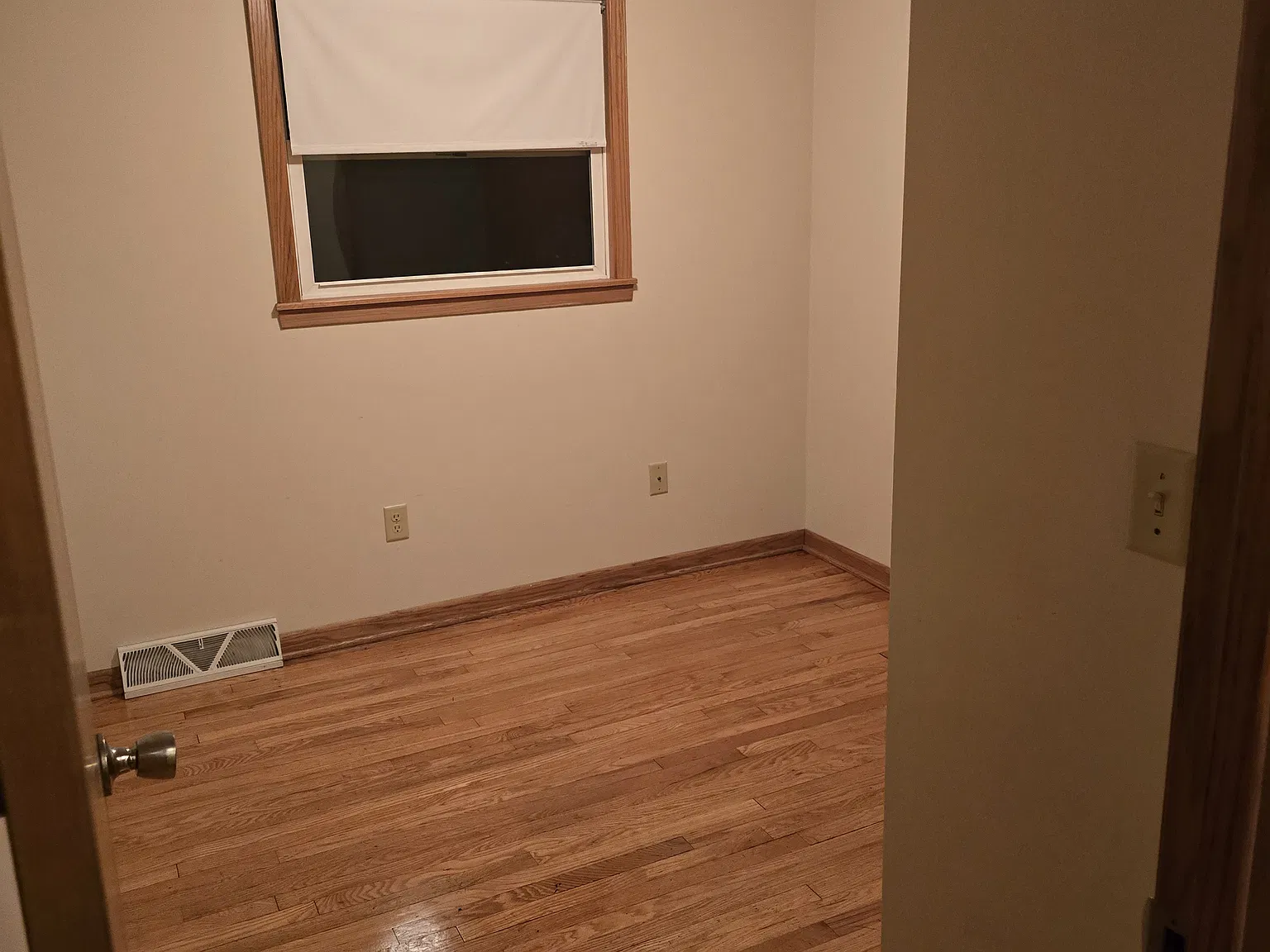 3 bed, 950 sqft, $1,400 — Photo 4